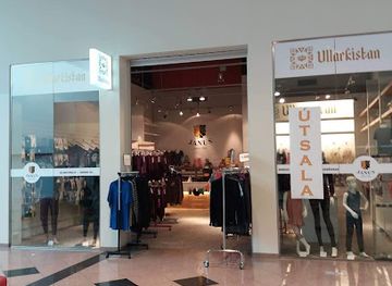 iceland/akureyri/shop/ullarkistan