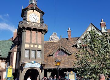 california/anaheim/disneyland-resort/shop/la-mascarade-d-orleans