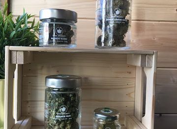 france/chamonix-mont-blanc/shop/high-society-cbd-chamonix-mont-blanc