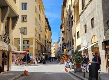 italy/florence/oltrarno/shop/the-gallery