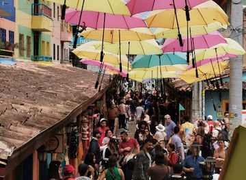 colombia/guatape/shop/tienda-del-peluquero-guatape