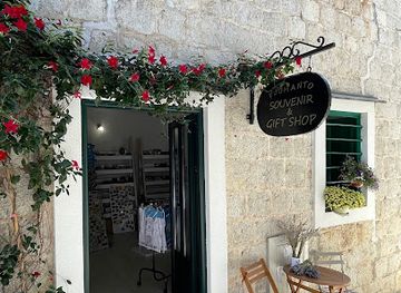 montenegro/old-herzegovina/shop/souvenir-gift-shop-fjumanto