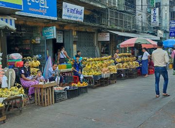 myanmar-burma/chin-hills/shop/sule-square