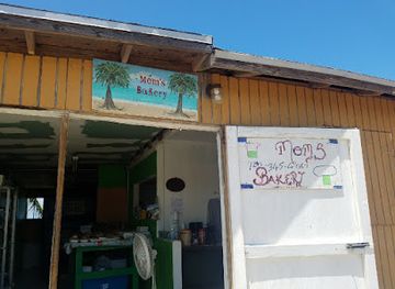 the-bahamas/exuma/shop/mom-s-bakery