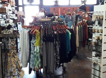 texas/corpus-christi/shop/the-blue-dahlia-novelty-store-barber-salon