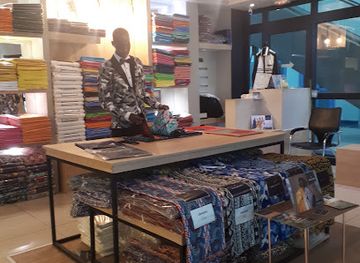 mali/inner-niger-delta/shop/daniel-hechter