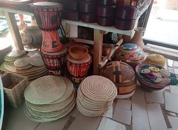 nigeria/abuja/shop/art-and-craft-market