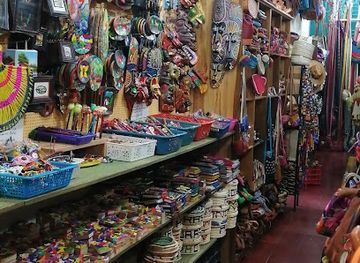 honduras/copan-ruinas/shop/souvenirs-yax-kuk-mo