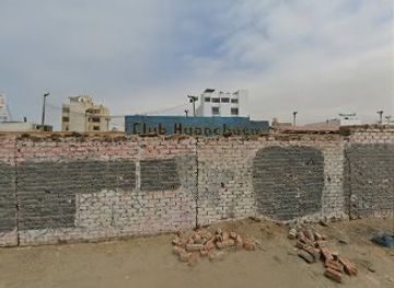 peru/trujillo/huanchaco/shop/caballito-de-totora-huanchaco-peru