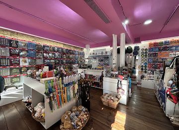 spain/pamplona/shop/kukuxumusu