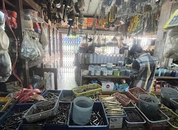 myanmar-burma/kyaiktiyo-pagoda/shop/u-maung-nge