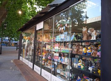 uruguay/montevideo-coast/shop/plaza-bonita