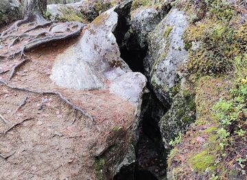 finland/koli-national-park/shop/devil-s-church-boulder-cave