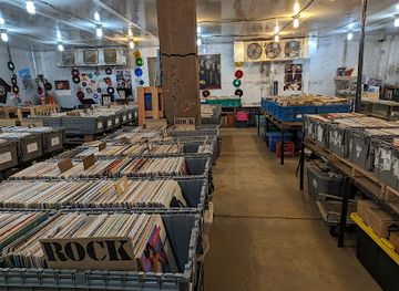 west-virginia/huntington/shop/records-on-the-wall