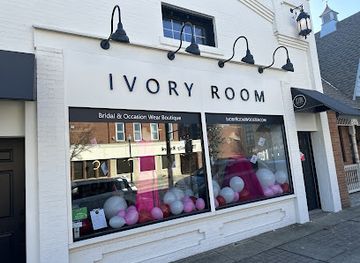 ohio/wooster/shop/ivory-room