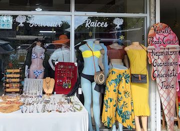 costa-rica/los-santos-region/shop/souvenirs-raices