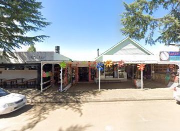 south-africa/golden-gate-highlands-national-park/shop/tucker