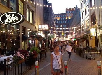 ohio/cleveland/shop/happy-hour-collection