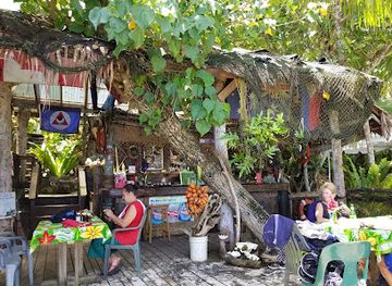 american-samoa/pola-valley/shop/tisa-s-barefoot-bar