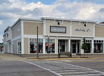 wisconsin/lake-geneva/shop/audrey-l-s