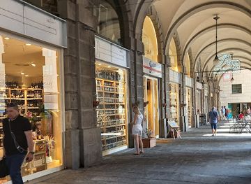 italy/genoa/shop/squillari