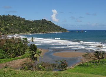 dominica/batalie-beach/shop/kalinago-barana-aute
