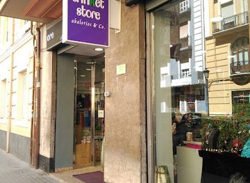 spain/valencia/ruzafa/shop/trinket-store