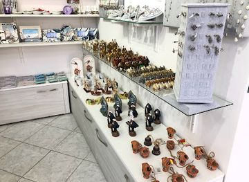 montenegro/skadar-lake-region/shop/turquoise-souvenir-and-gift-shop