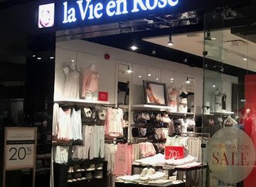 canada/avalon-peninsula/shop/la-vie-en-rose