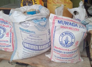 uganda/kibale-national-park/shop/willy-and-family-general-shop-and-hardware