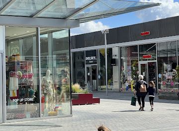 france/normandy-coast/shop/honfleur-normandy-outlet