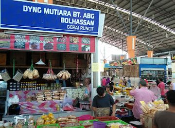 malaysia/sarawak/shop/sunday-market-medan-niaga-satok