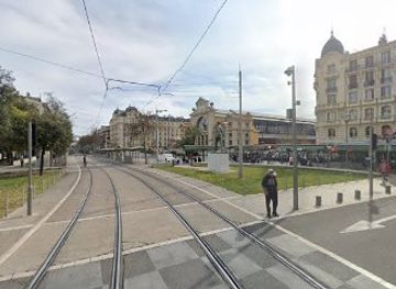 france/nice/shop/magasin-prada