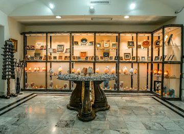 italy/pompeii/forum-of-pompeii/shop/cellini-gallery-cameos-corals