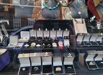 united-kingdom/windsor/shop/wellington-1895-antiques-windsor