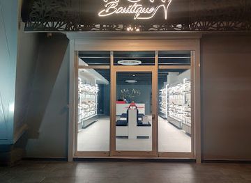 sint-maarten/pelican-key/shop/wow-boutique