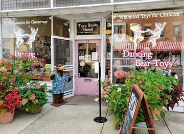 wisconsin/sturgeon-bay/shop/dancing-bear