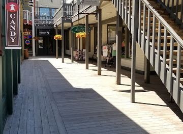 wyoming/jackson-hole/shop/accentuate