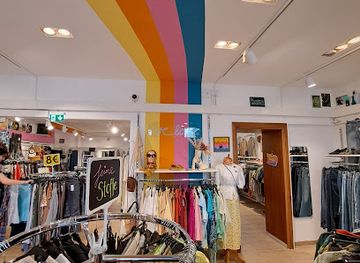 austria/vienna/dobling/shop/humana-vintage-secondhand