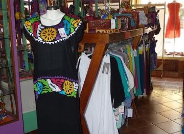 mexico/ixtapa-zihuatanejo/shop/boutique-mic-mac