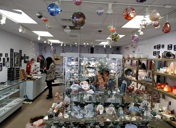 illinois/peoria/shop/nature-haven