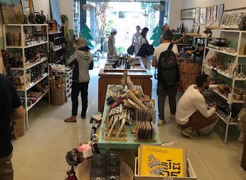 cambodia/phnom-penh/shop/the-green-store-240