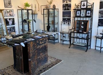 california/joshua-tree/shop/rock-rapture-jewelry-and-gift-gallery-the-joshua-tree-art-gallery-jtag