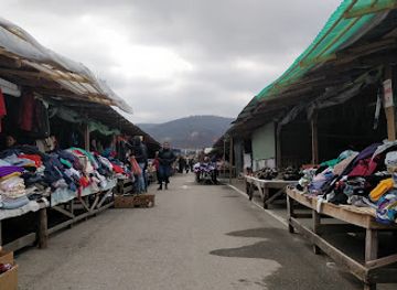 romania/transylvania/shop/gypsy-market-second-hand