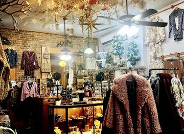 arkansas/eureka-springs/shop/christopher-s