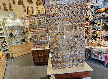 latvia/riga/shop/black-cat-souvenirs