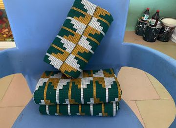 ghana/akyem/shop/half-moon-kente-store