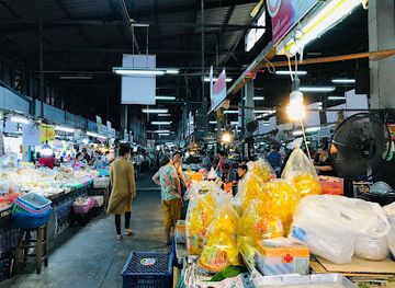 thailand/northern-thailand/shop/bumrung-buri-market