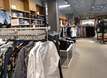 switzerland/davos/shop/h-m