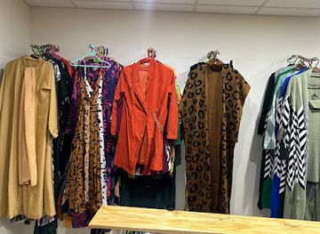 tanzania/arusha/shop/leon-a-s-unique-store